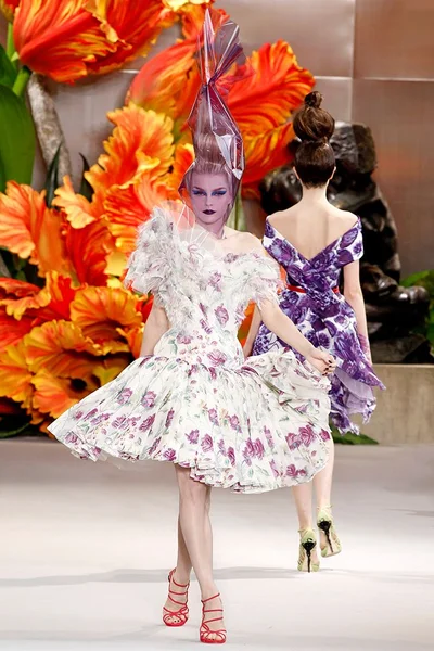 Look 12